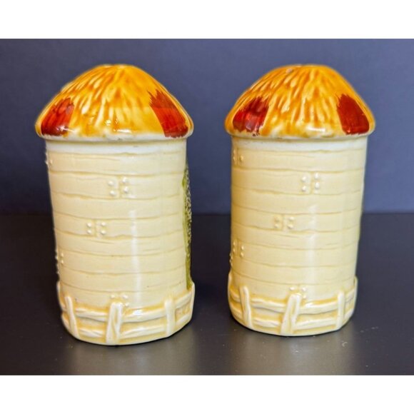 Vintage Country Farm Barn Salt & Pepper Shakers Hand Painted Ceramic Silo Design - Picture 3 of 12
